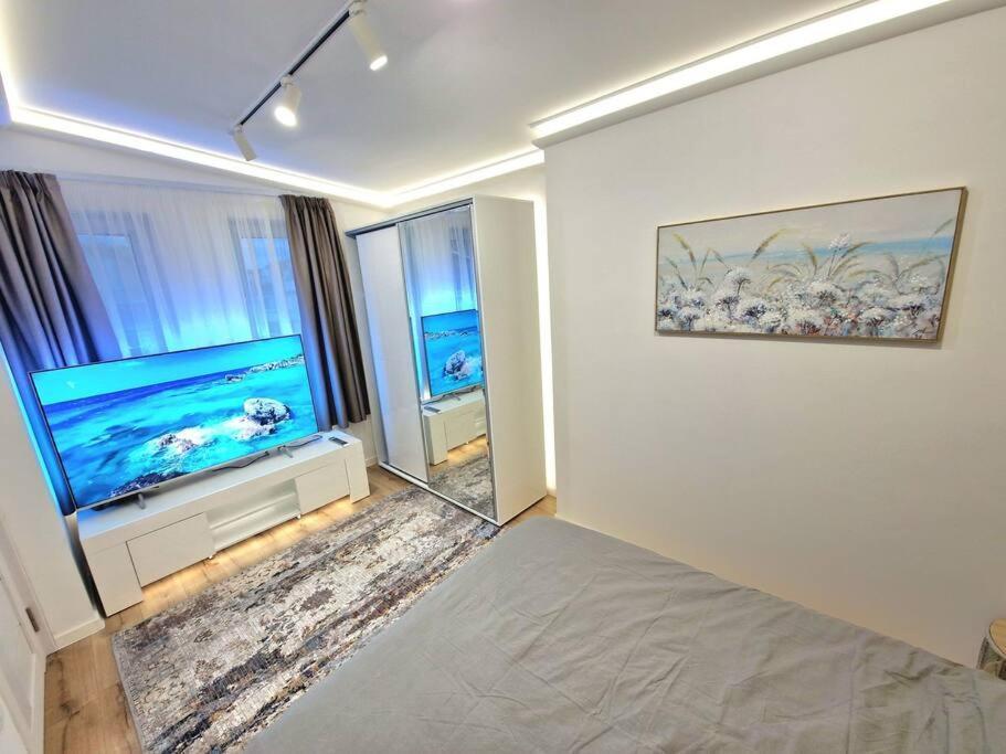 Luxury Apartment. 75 Inches Tv Варна Экстерьер фото