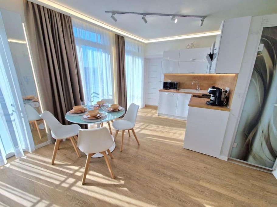 Luxury Apartment. 75 Inches Tv Варна Экстерьер фото