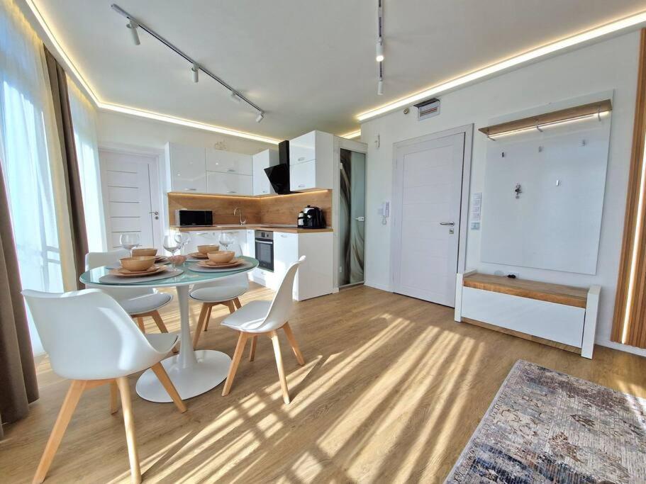 Luxury Apartment. 75 Inches Tv Варна Экстерьер фото