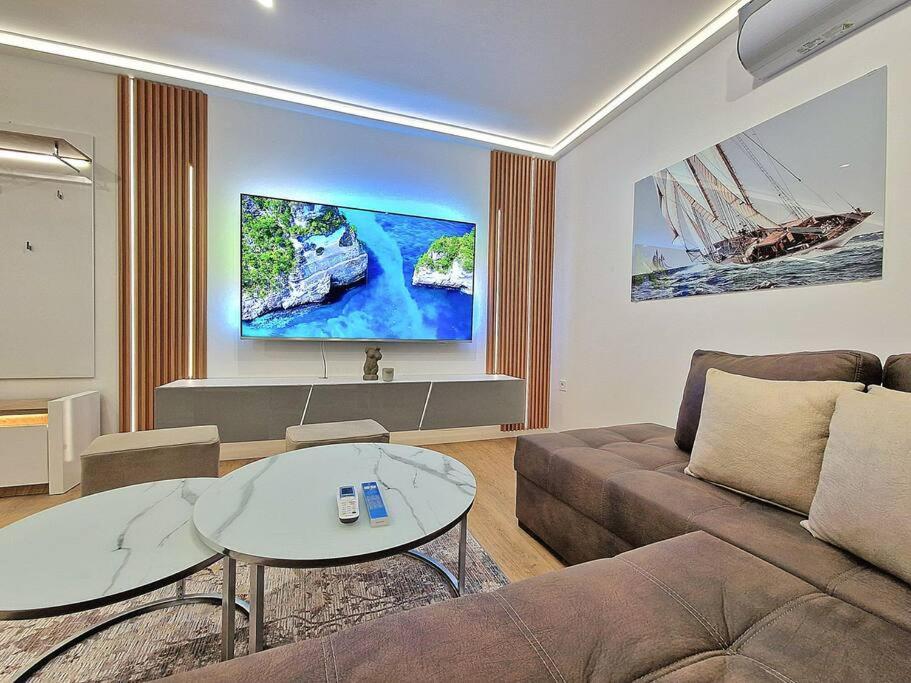Luxury Apartment. 75 Inches Tv Варна Экстерьер фото