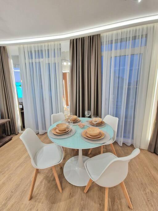 Luxury Apartment. 75 Inches Tv Варна Экстерьер фото