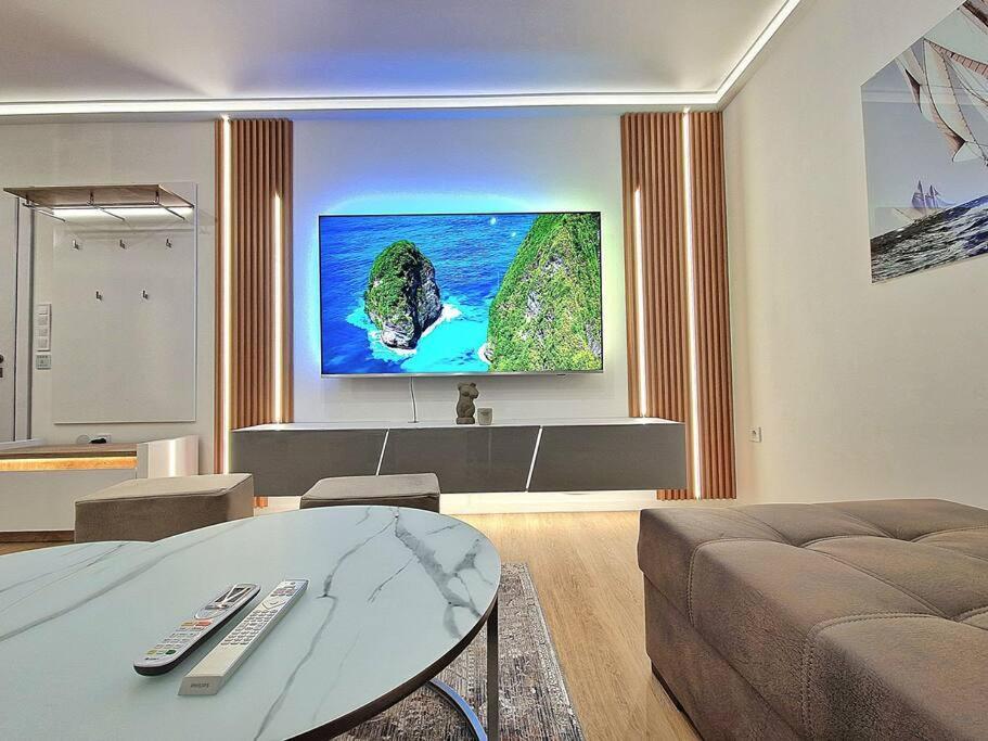 Luxury Apartment. 75 Inches Tv Варна Экстерьер фото