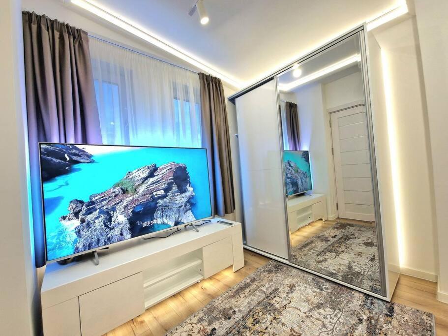 Luxury Apartment. 75 Inches Tv Варна Экстерьер фото
