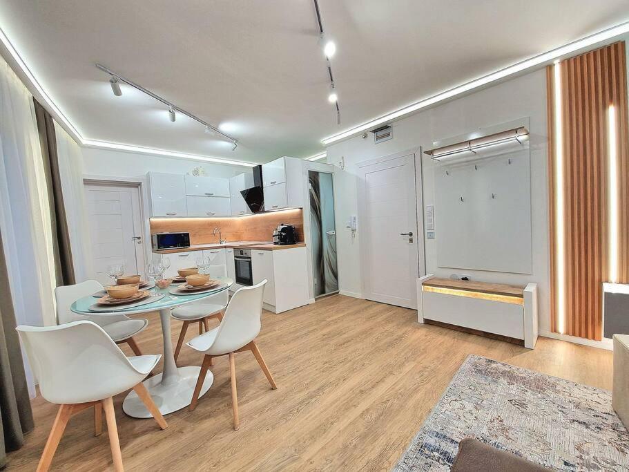 Luxury Apartment. 75 Inches Tv Варна Экстерьер фото